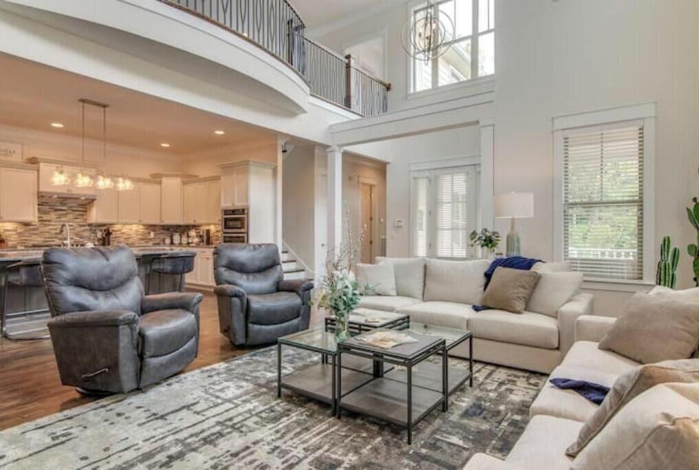 Photo of Livingroom in Shelby Hills