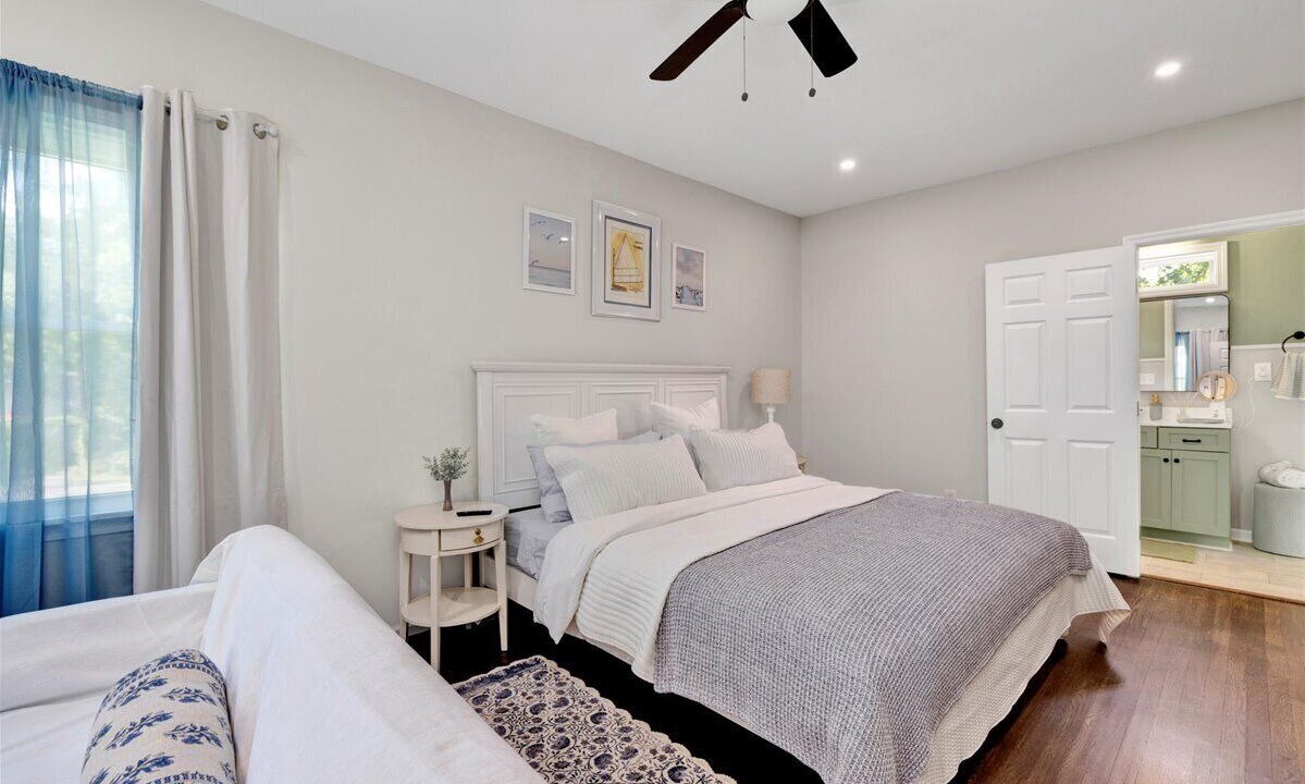 Photo of Bedroom in Crestline Heights