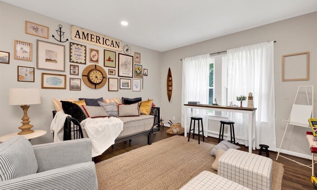 Photo of Livingroom in Crestline Heights
