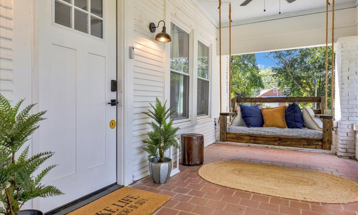 Photo of Patio Balcony in Crestline Heights