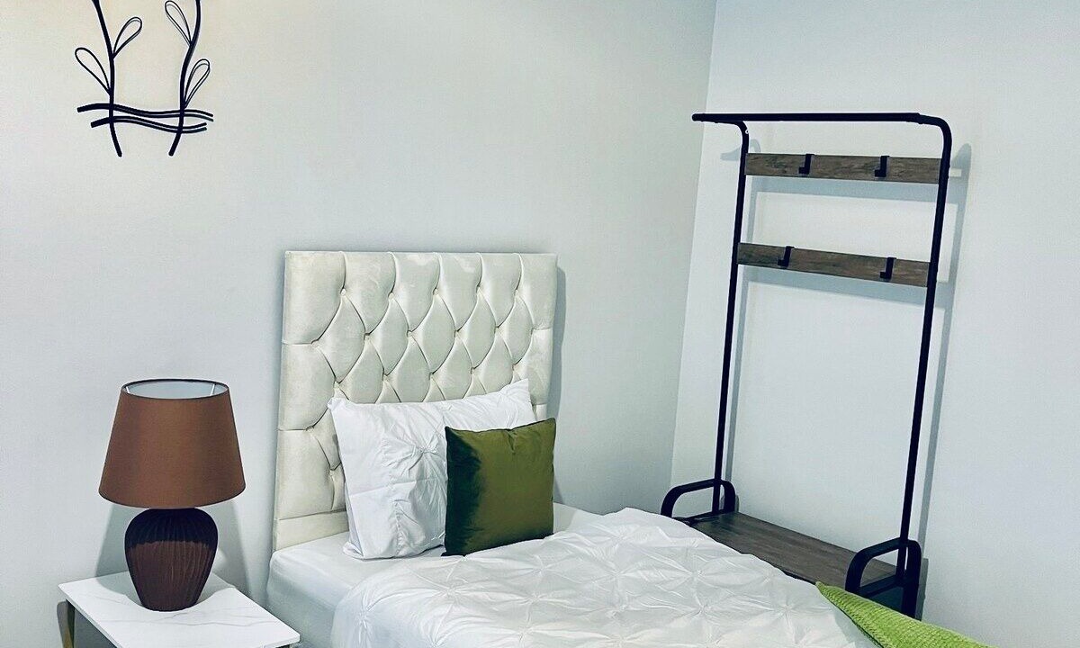 Photo of Bedroom in Wainscot