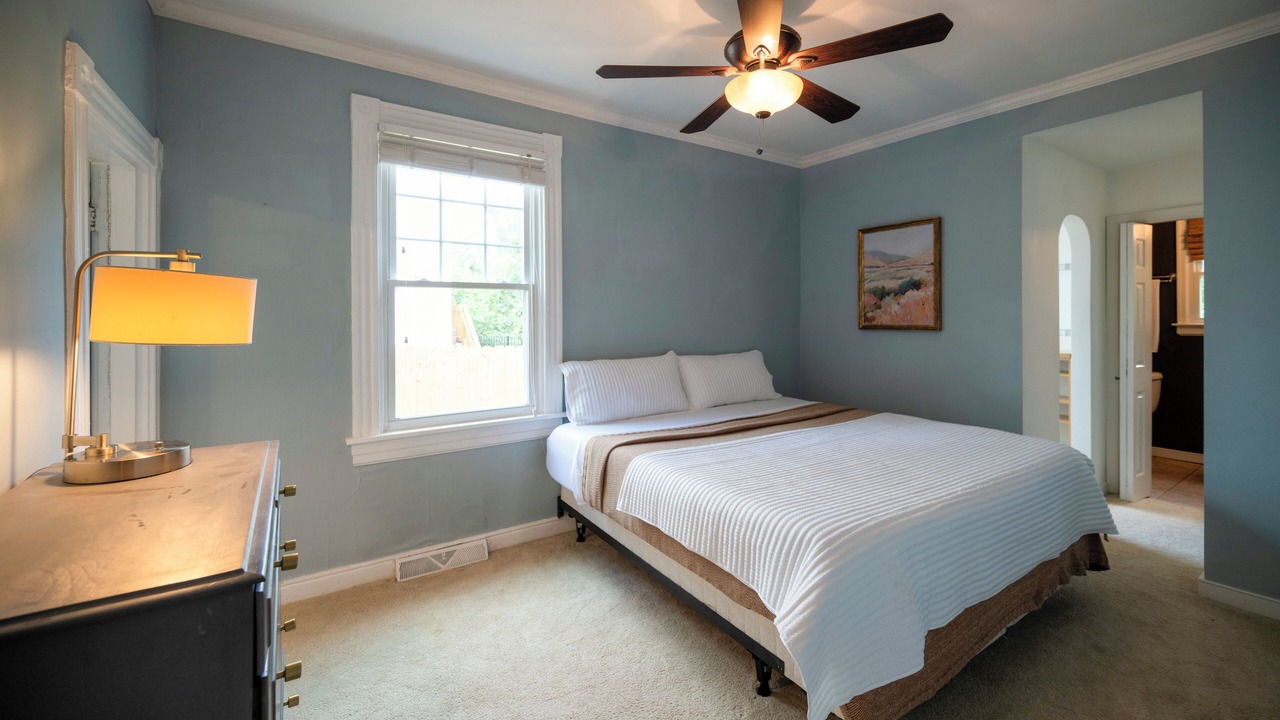 Photo of Bedroom in Lakeside