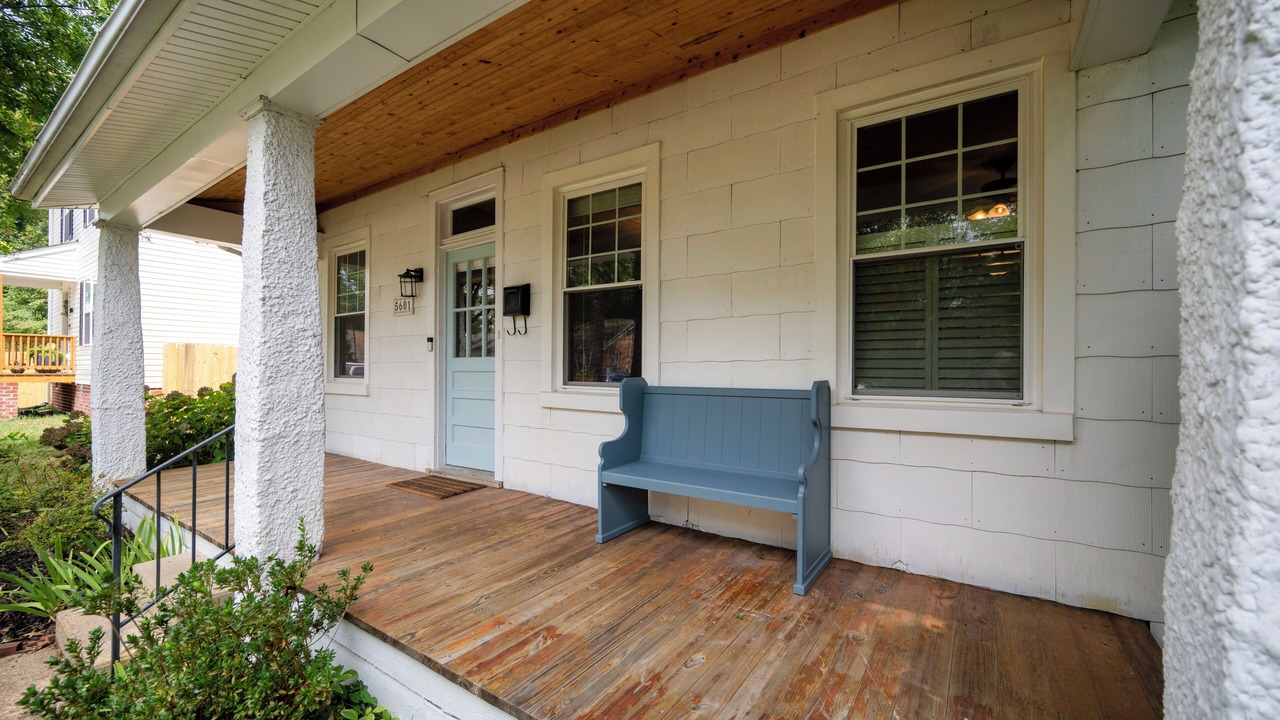 Photo of Patio Balcony in Lakeside