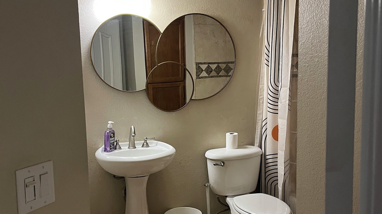 Photo of Bathroom in Olivewood Est