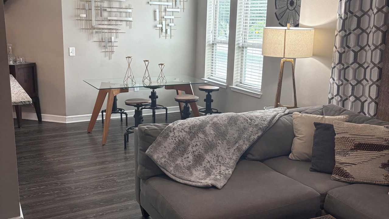 Photo of Livingroom in Las Colinas