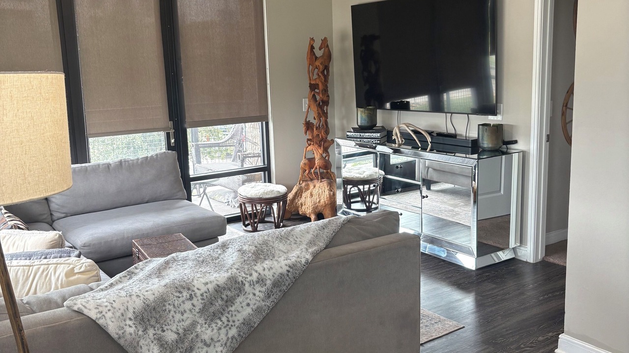 Photo of Livingroom in Las Colinas