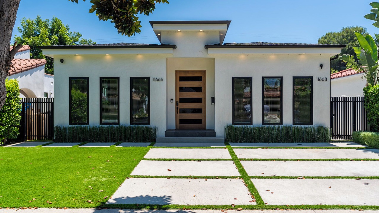Photo of Outdoor in Valley Village