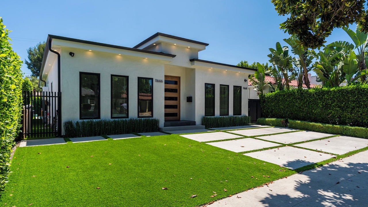Photo of Outdoor in Valley Village