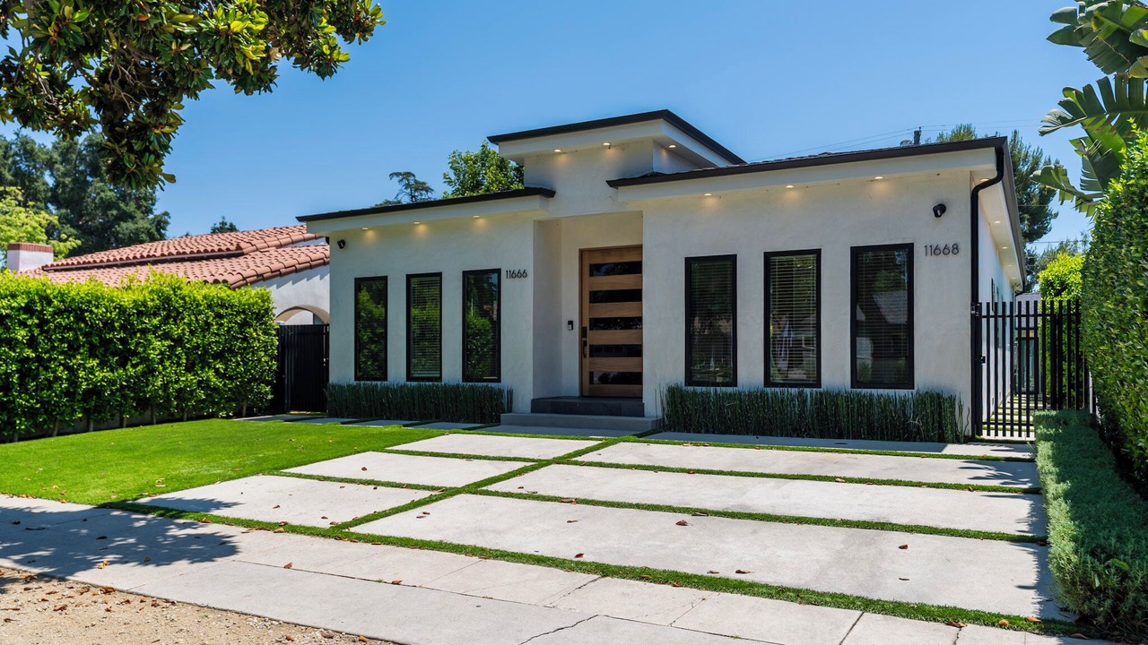 Photo of Outdoor in Valley Village