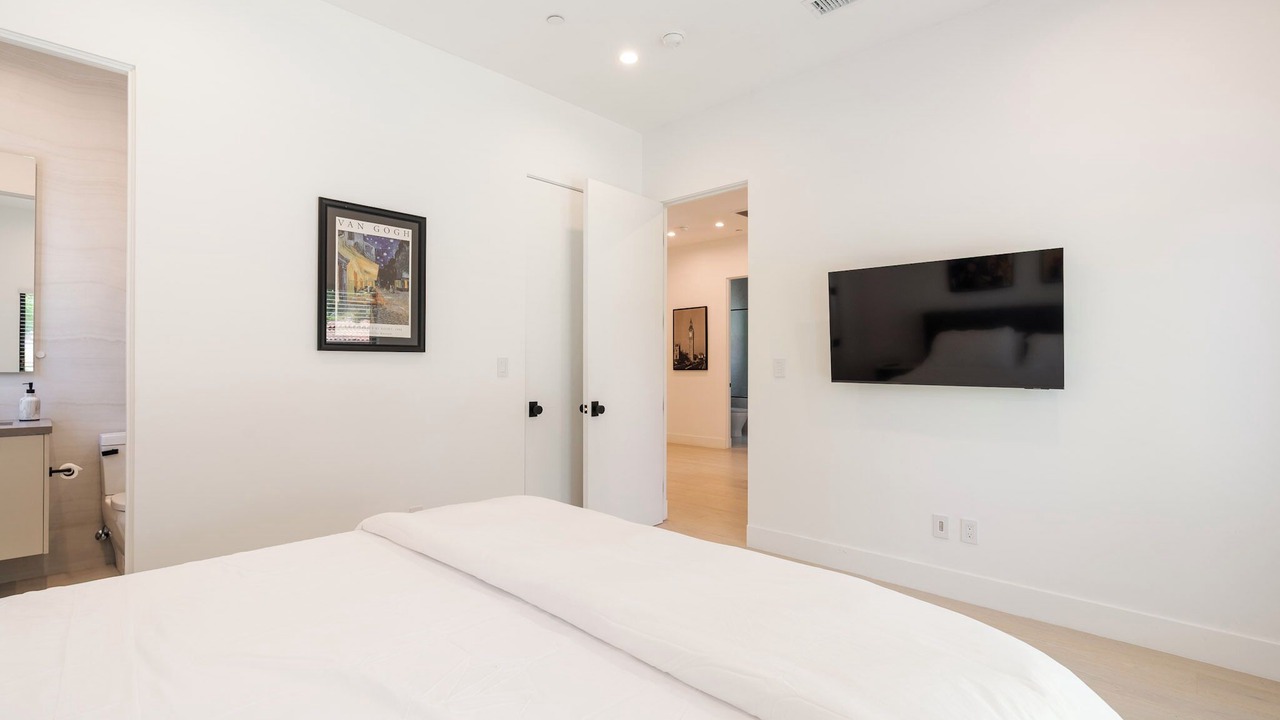 Photo of Bedroom in Valley Village