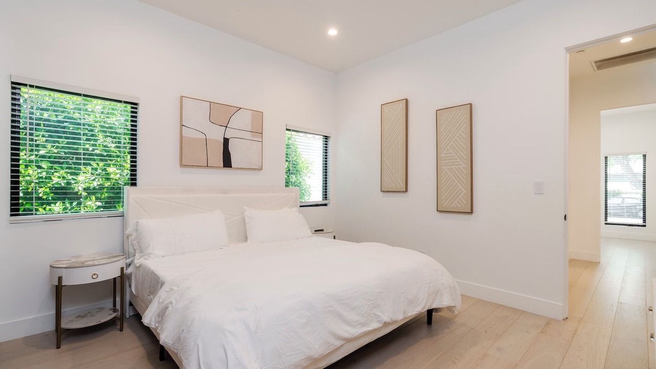 Photo of Bedroom in Valley Village