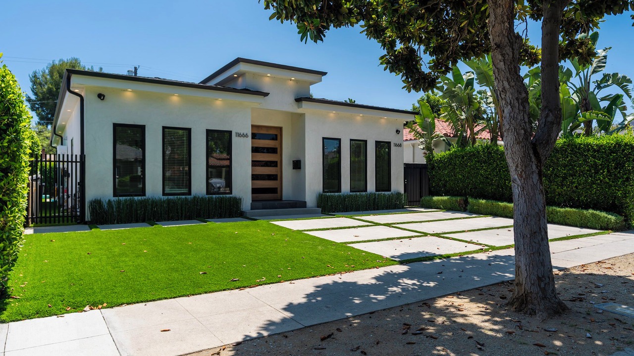 Photo of Outdoor in Valley Village