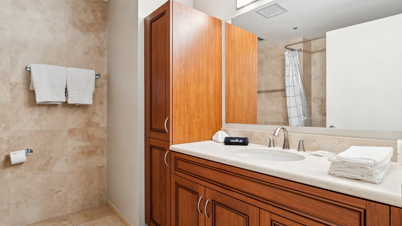 Photo of Bathroom in Fashion Square
