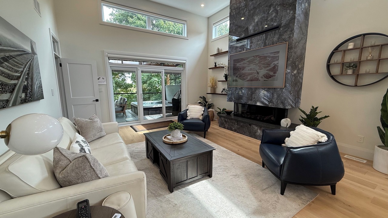 Photo of Livingroom in Township of Woolwich