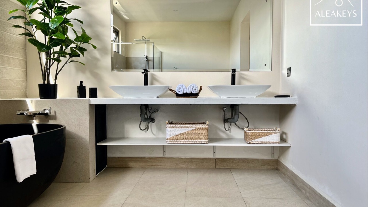 Photo of Bathroom in Calebasses