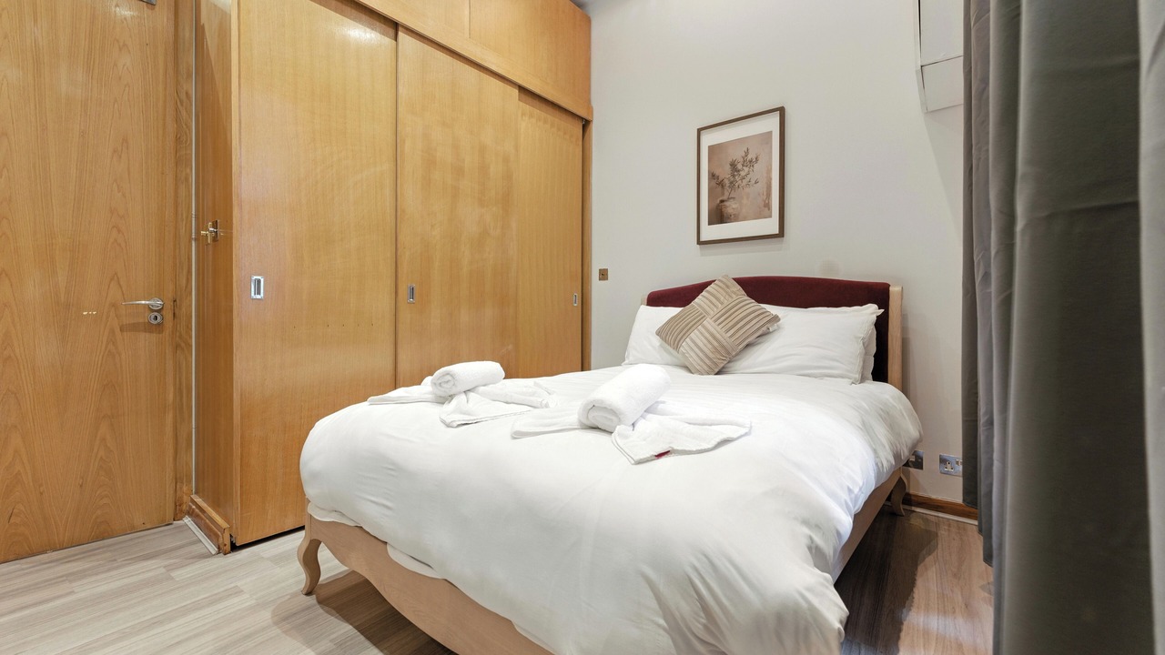 Photo of Bedroom in Queen's Gate