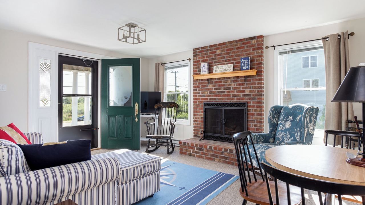 Photo of Livingroom in Point Judith