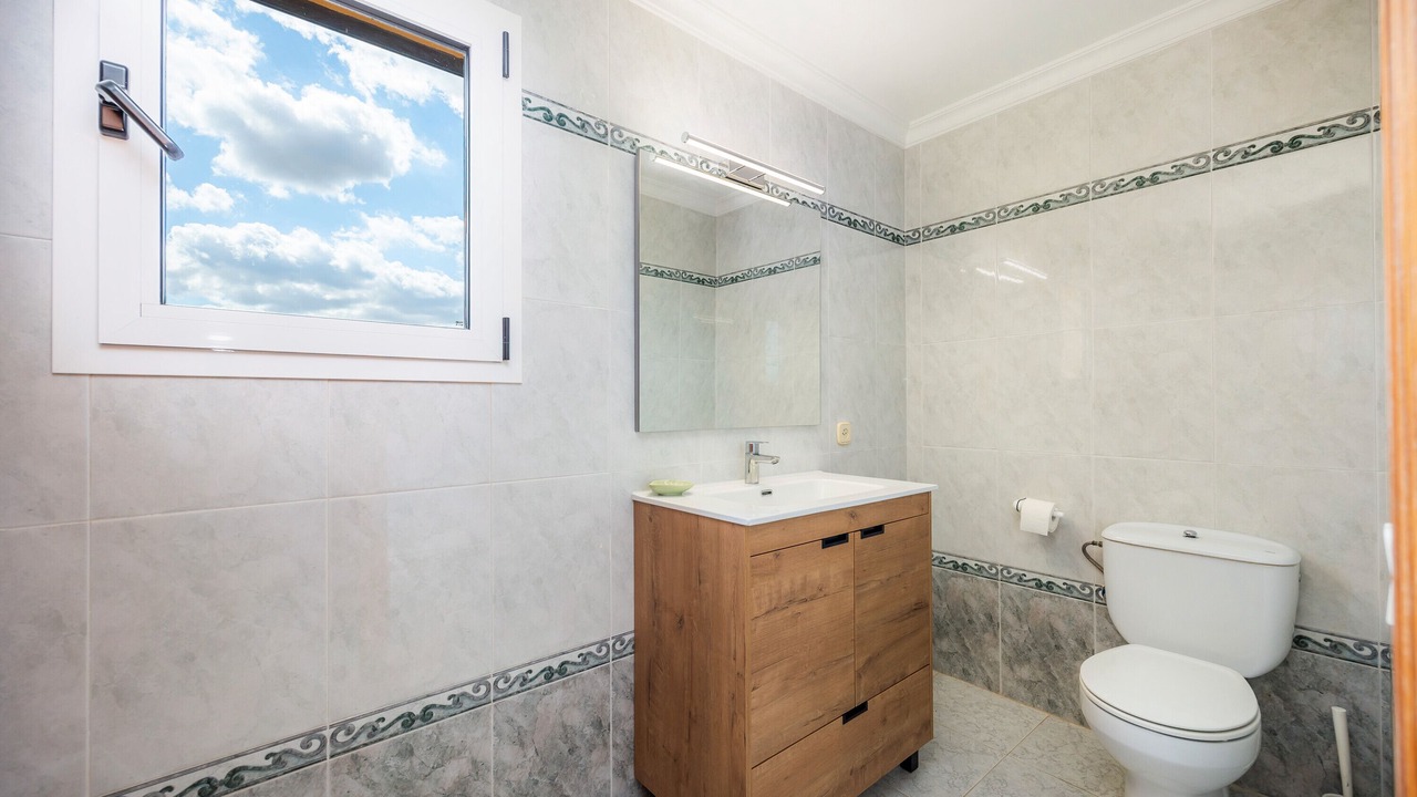 Photo of Bathroom in Pina
