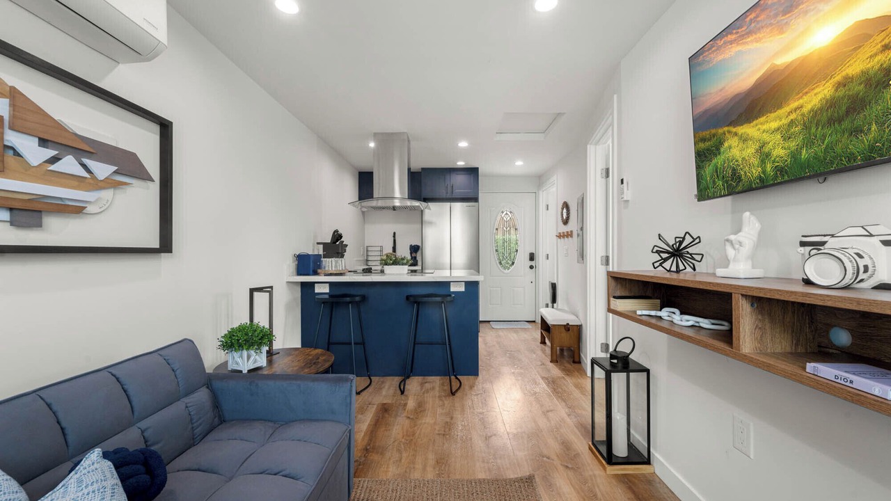 Photo of Livingroom in Reseda