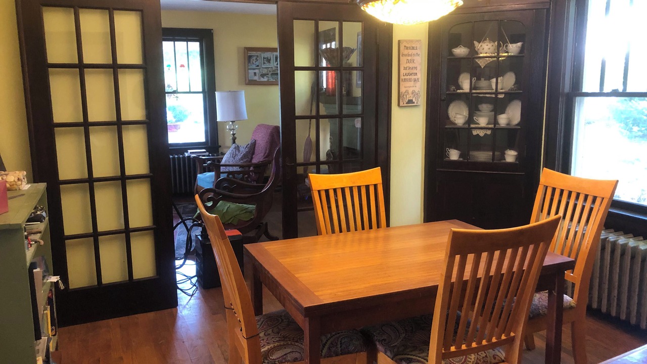 Photo of Livingroom in Downtown Eastside