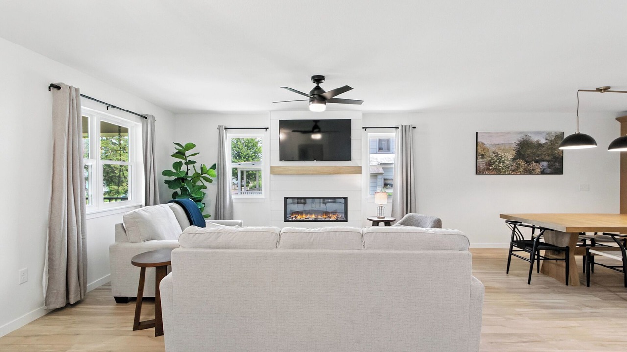 Photo of Livingroom in Baraboo