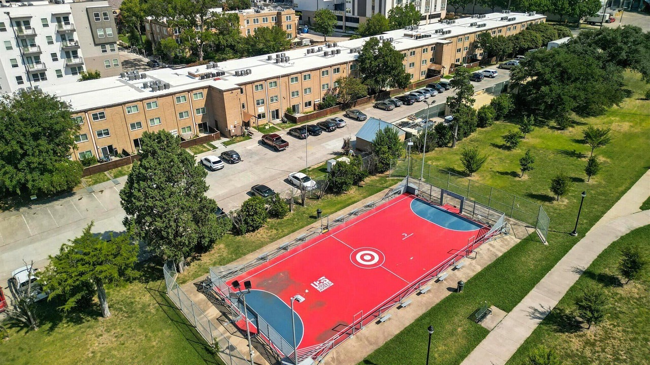 Photo of Others in Old East Dallas
