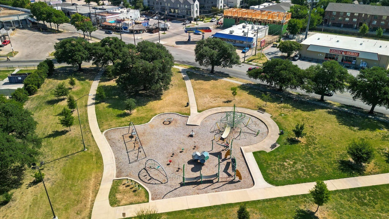 Photo of Others in Old East Dallas