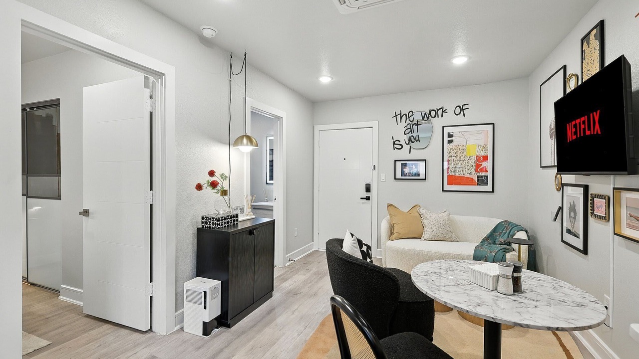 Photo of Livingroom in Old East Dallas