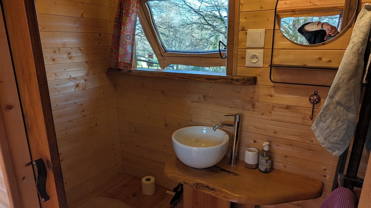 Photo of Bathroom in Saint-Pardoux
