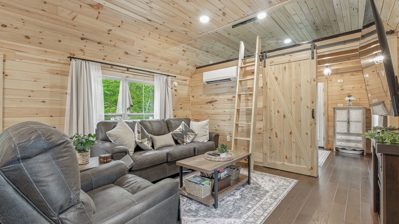 Photo of Livingroom in Pittsville