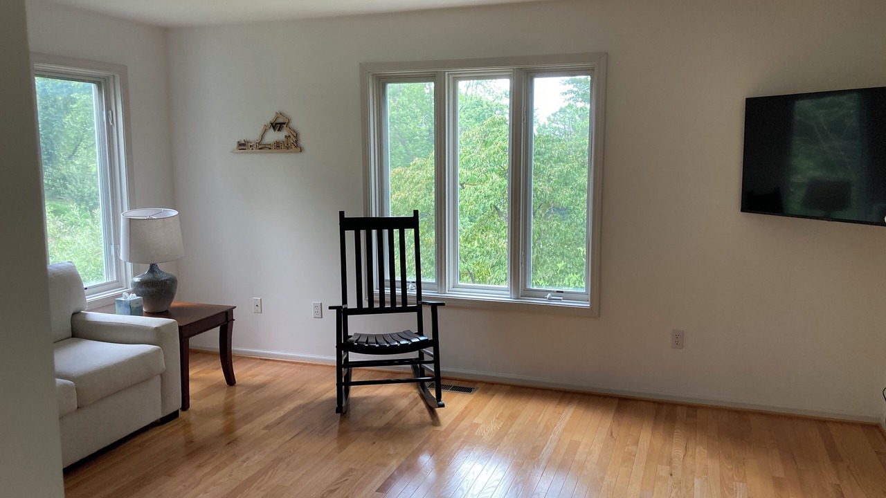 Photo of Livingroom in Blacksburg