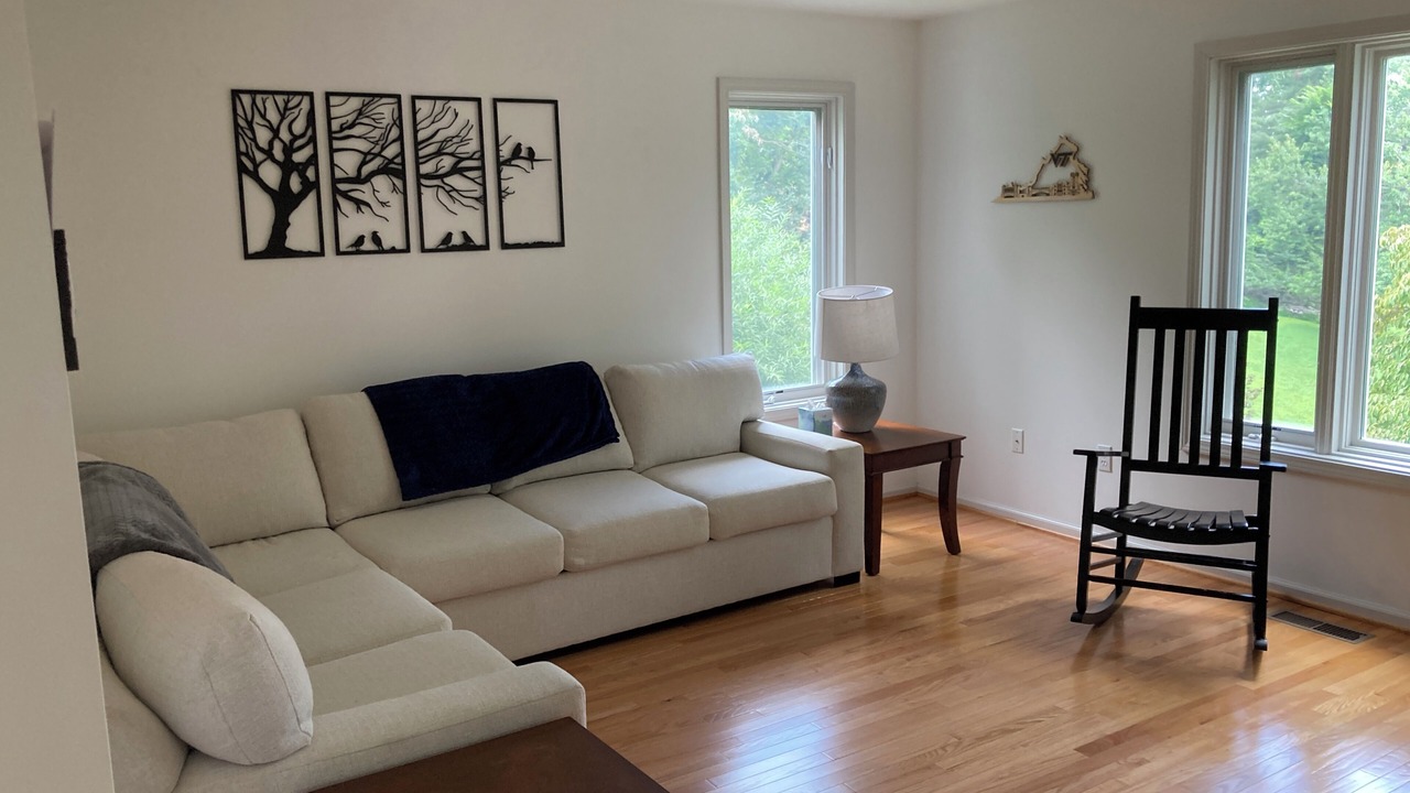 Photo of Livingroom in Blacksburg
