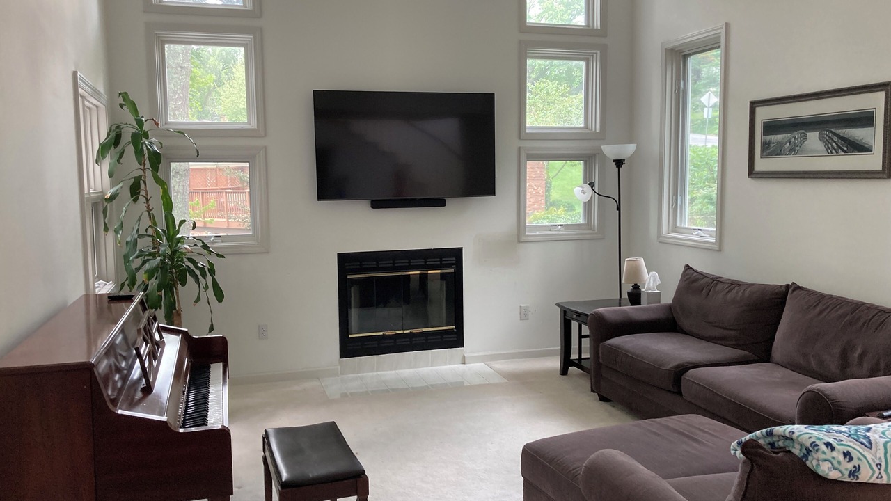 Photo of Livingroom in Blacksburg