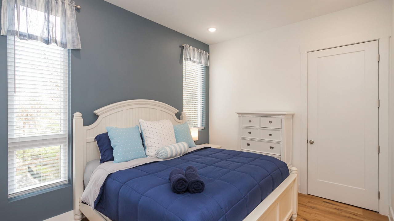 Photo of Bedroom in Inglewood