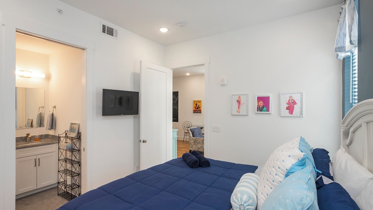 Photo of Bedroom in Inglewood