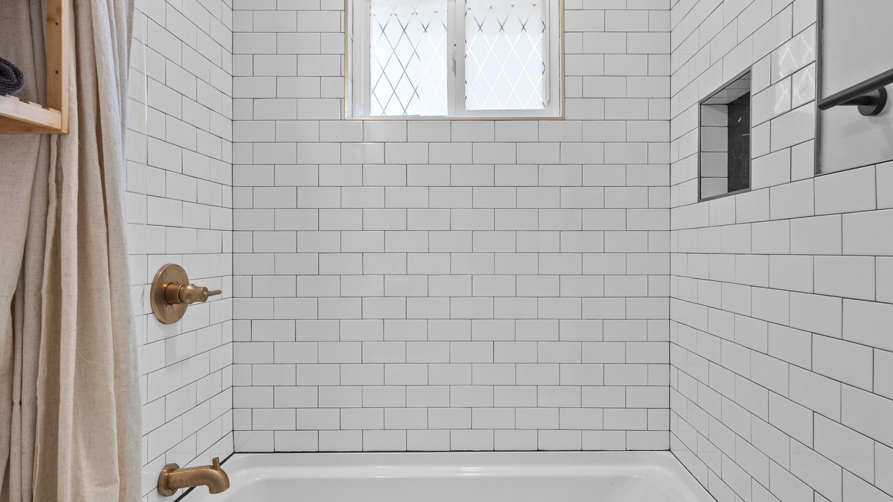 Photo of Bathroom in Hadley - Washington