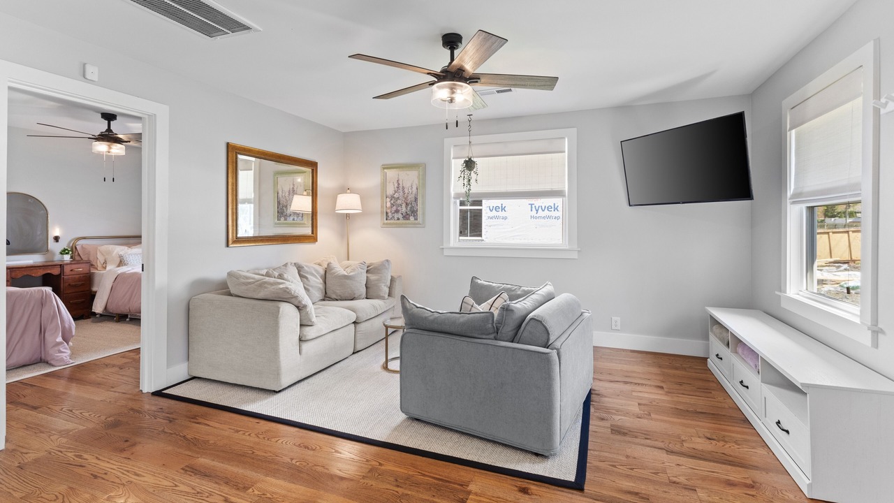 Photo of Bedroom in Hadley - Washington