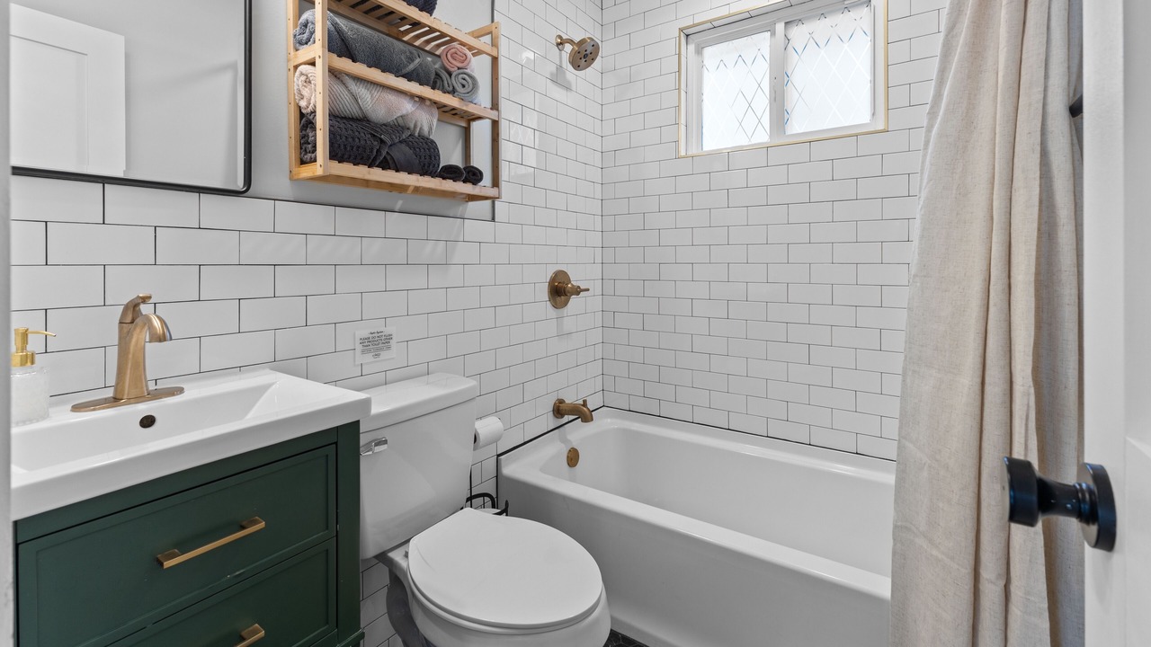 Photo of Bathroom in Hadley - Washington