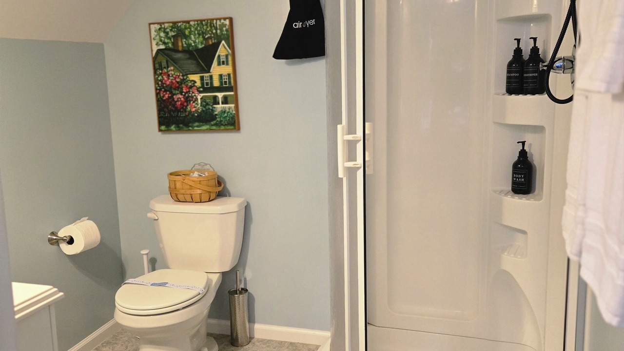 Photo of Bathroom in Andersonville