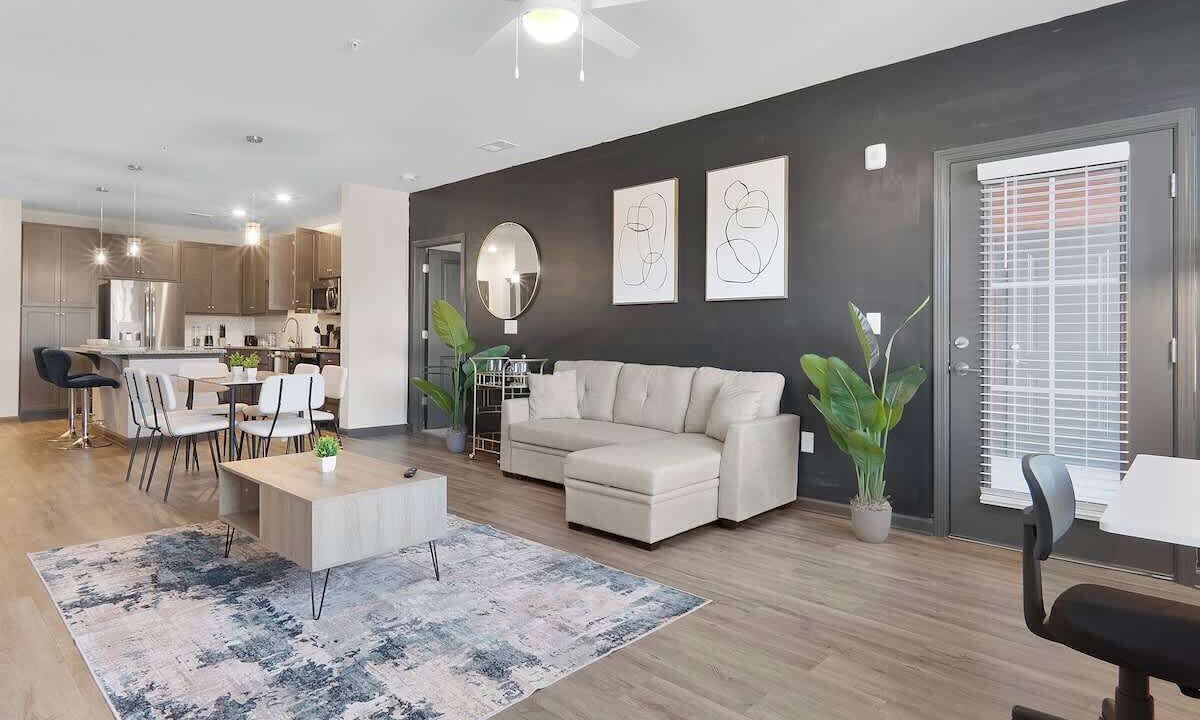 Photo of Livingroom in North Raleigh