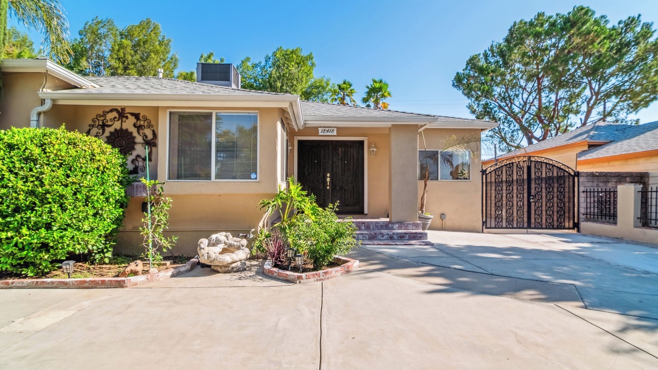 Photo of Outdoor in Woodland Hills
