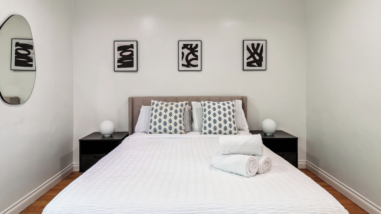 Photo of Bedroom in Woodland Hills