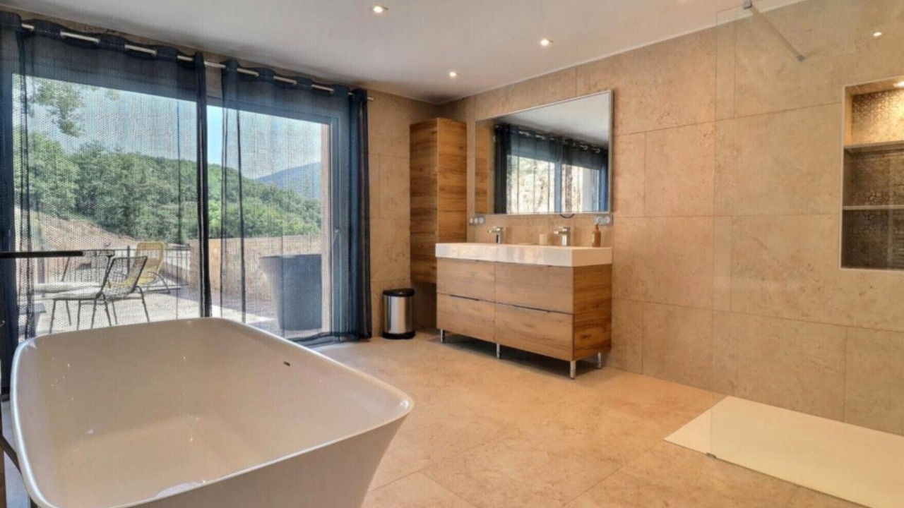 Photo of Bathroom in Espenel