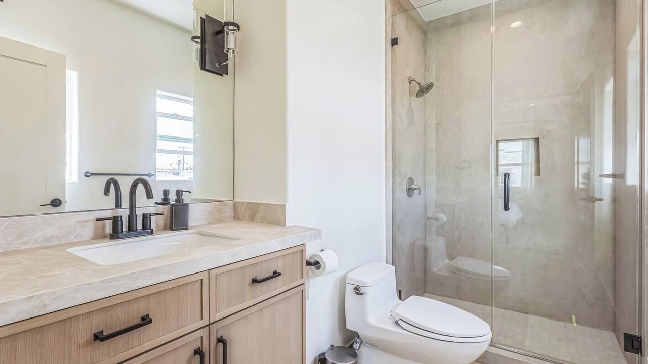 Photo of Bathroom in Downtown Los Angeles