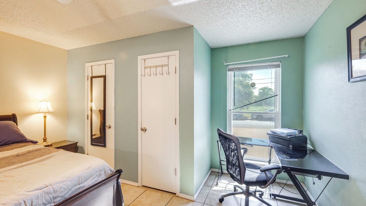 Photo of Bedroom in Central Arlington