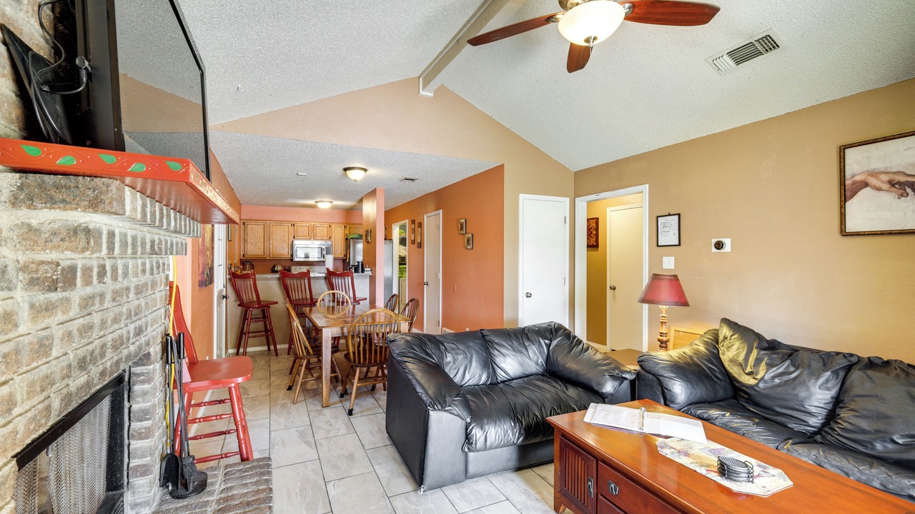 Photo of Bedroom in Central Arlington