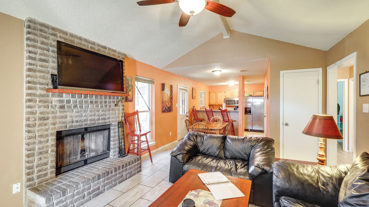 Photo of Livingroom in Central Arlington