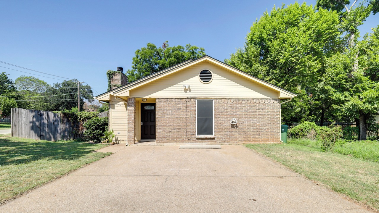 Photo of Outdoor in Central Arlington