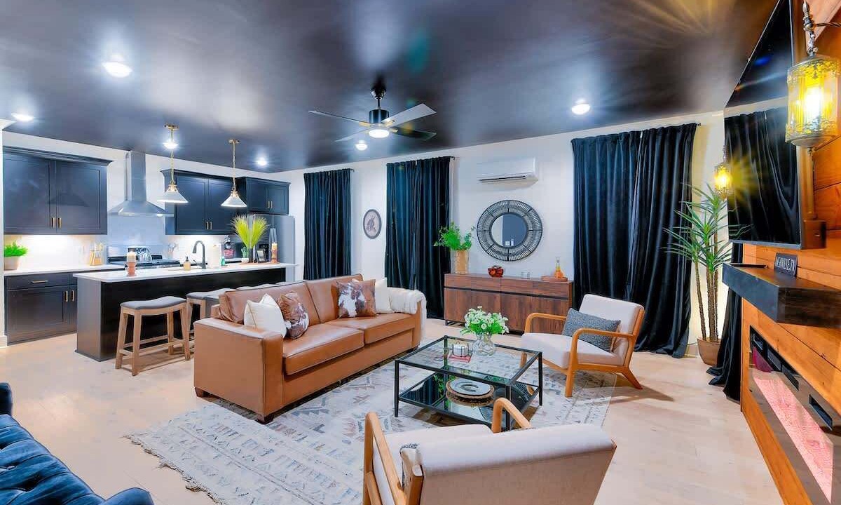 Photo of Livingroom in Talbot's Corner