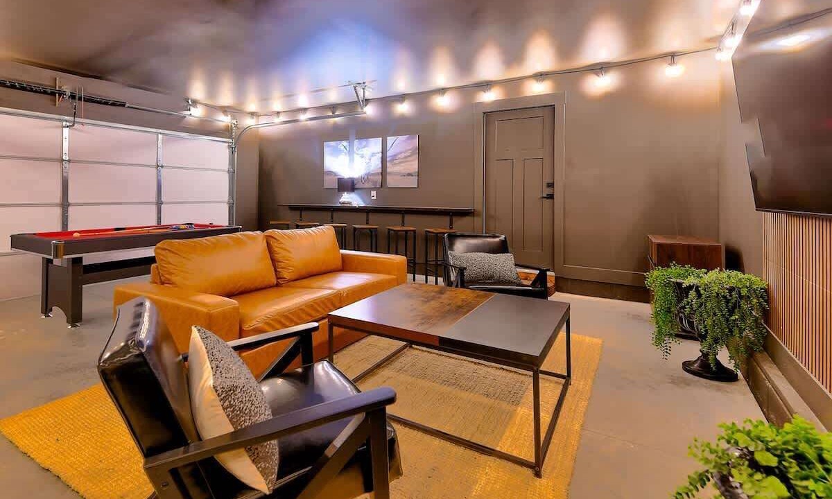 Photo of Livingroom in Talbot's Corner